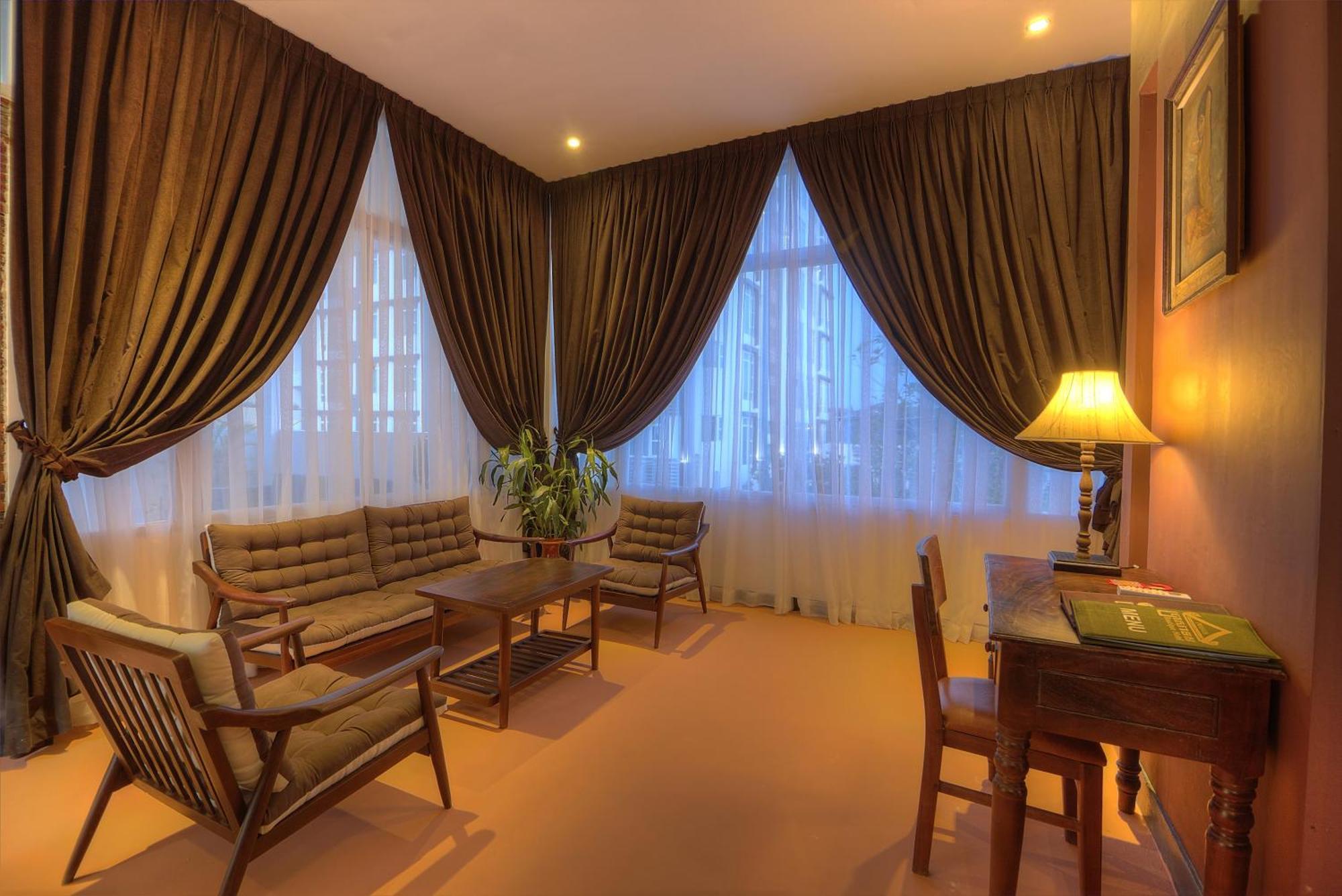 פנום פן Prasats Boutique Hotel מראה חיצוני תמונה