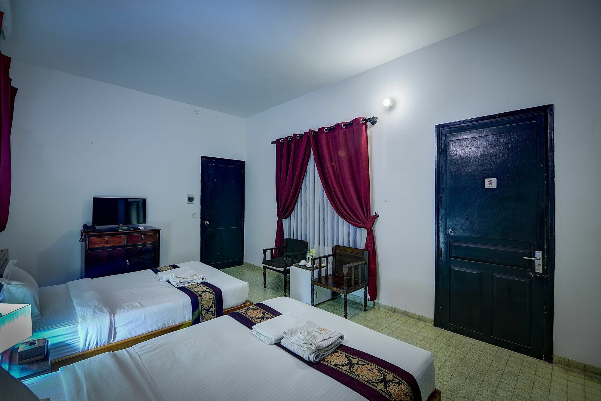 פנום פן Prasats Boutique Hotel מראה חיצוני תמונה