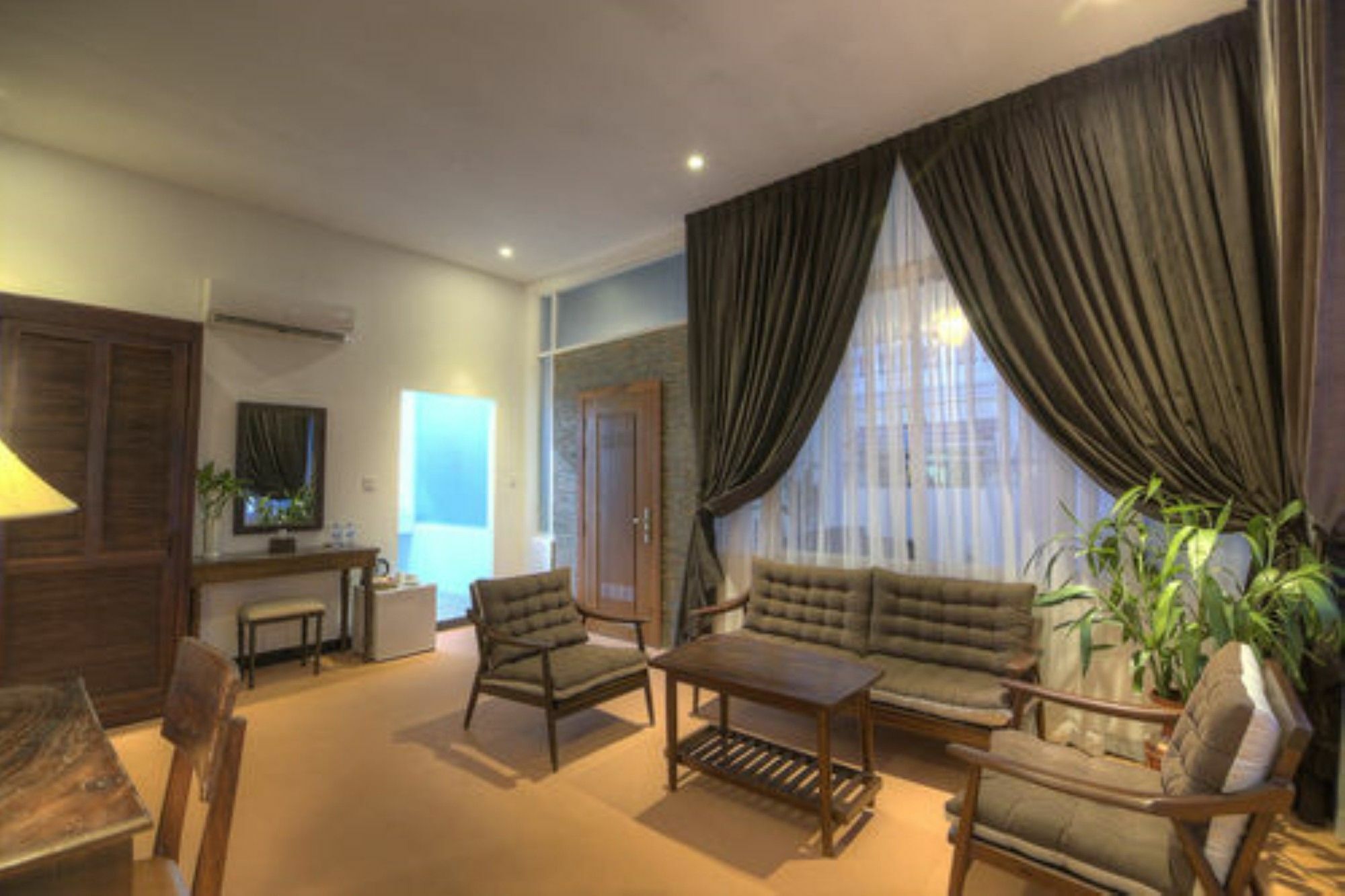 פנום פן Prasats Boutique Hotel מראה חיצוני תמונה